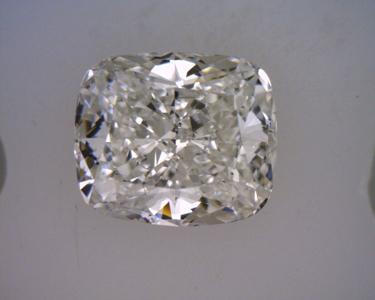 Diamond Natural 0,9Ct I-SI1 Cushion - GIA2376628077 1