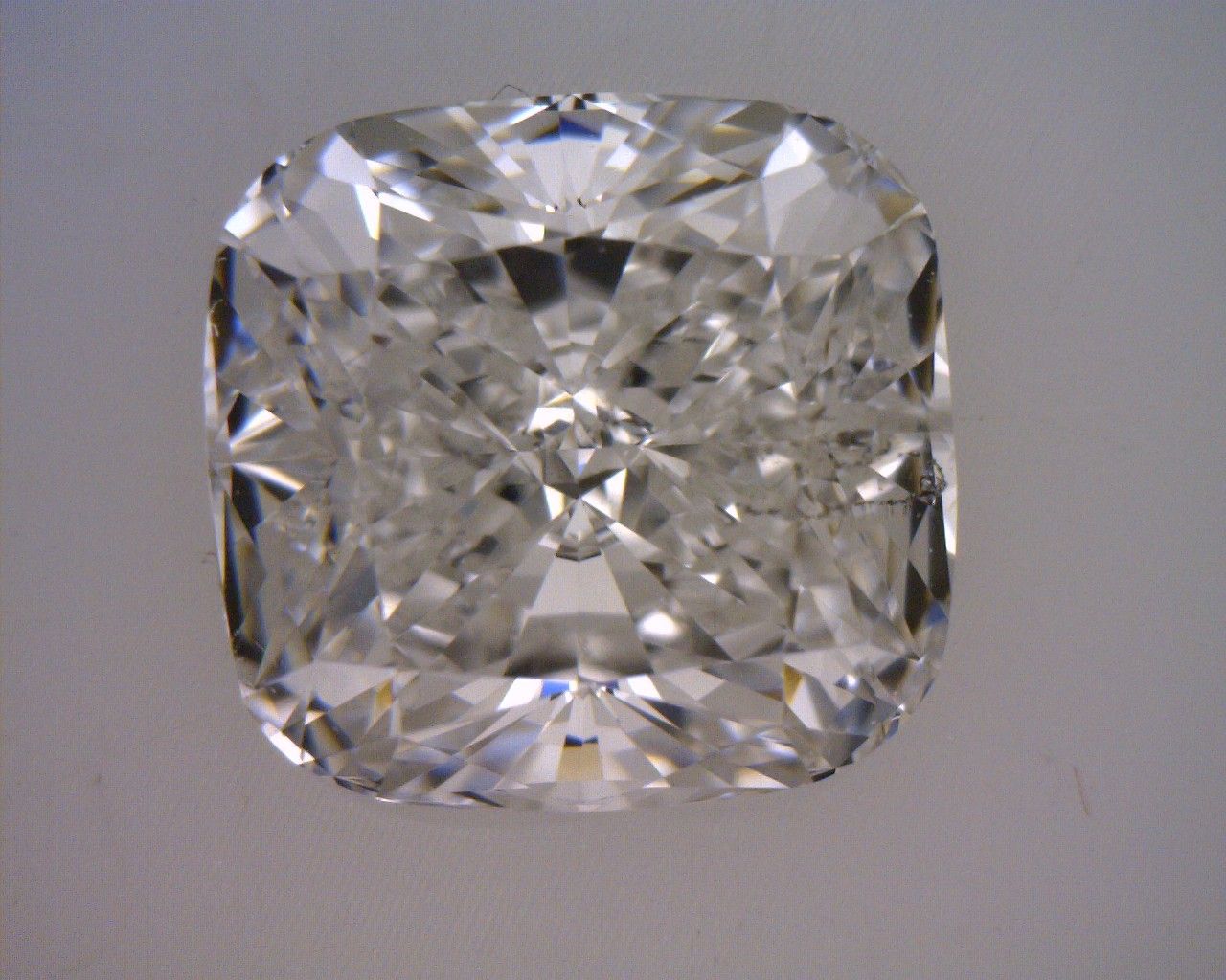 Diamond Natural 1,7Ct F-SI2 Cushion - GIA2215062352 1
