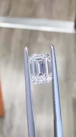 Diamond Natural 1,8Ct D-VS1 Emerald - GIA2233703109 1