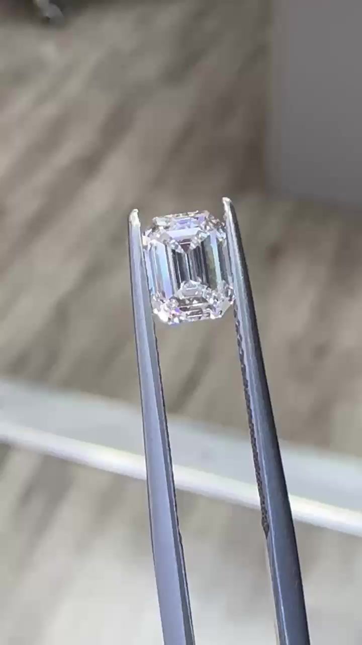 Diamond Natural 0,91Ct D-VVS1 Emerald - GIA2224501996 1