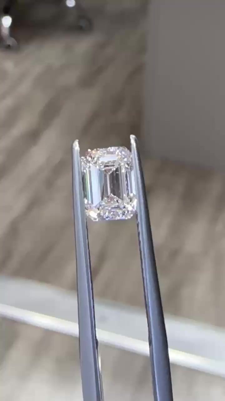 Diamond Natural 1Ct E-VS1 Emerald - GIA1529967842 1