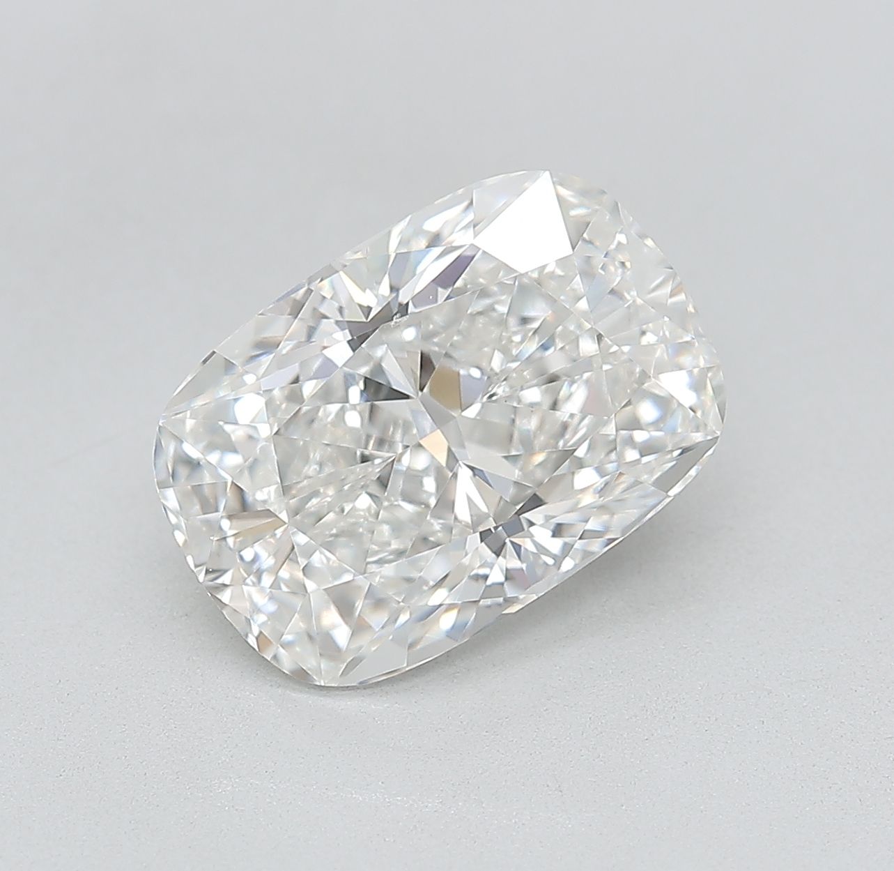 Lab Grown Diamond 3,79Ct E-VVS2 Cushion - IGILG821688190 1