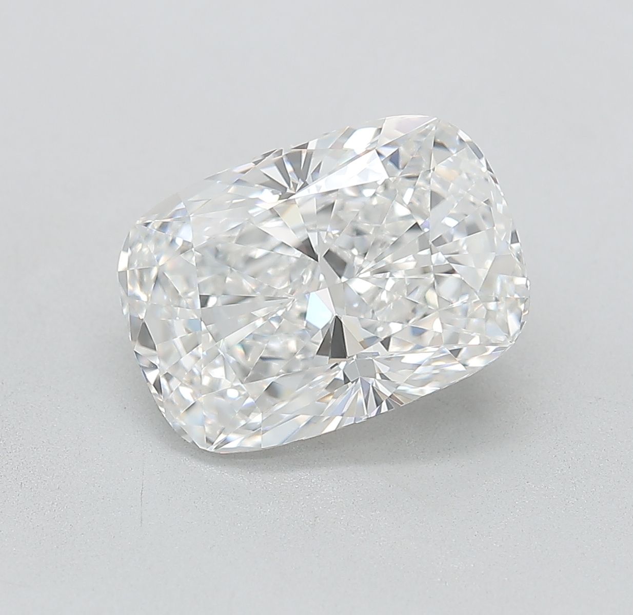 Lab Grown Diamond 3,69Ct E-VVS2 Cushion - IGILG823622220 1