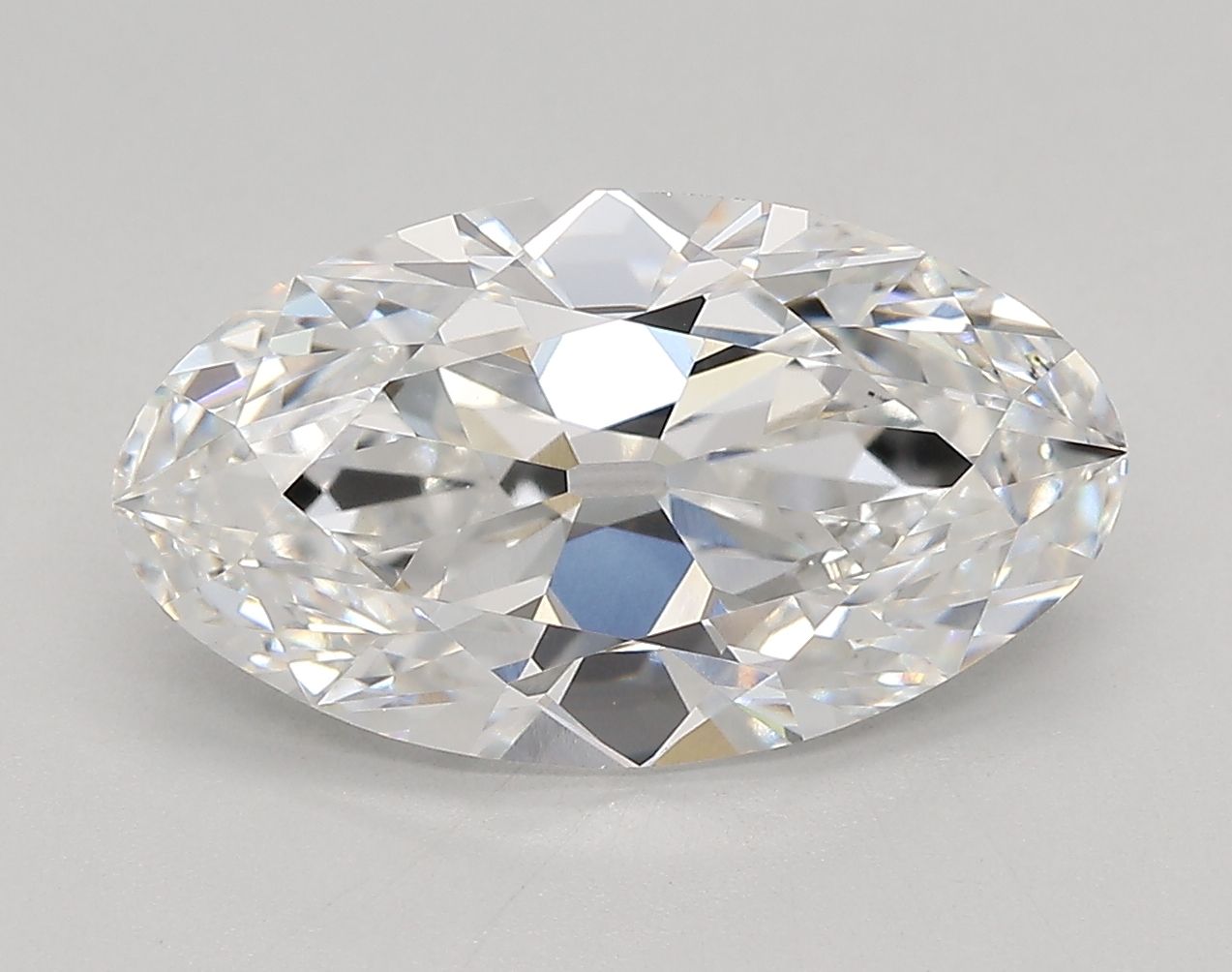 Lab Grown Diamond 3,8Ct E-VVS1 Oval - IGILG772605748 1