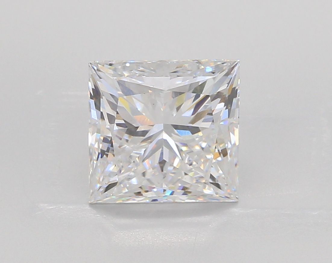 Lab Grown Diamond 2,92Ct E-VS1 Princess - IGILG634495145 1