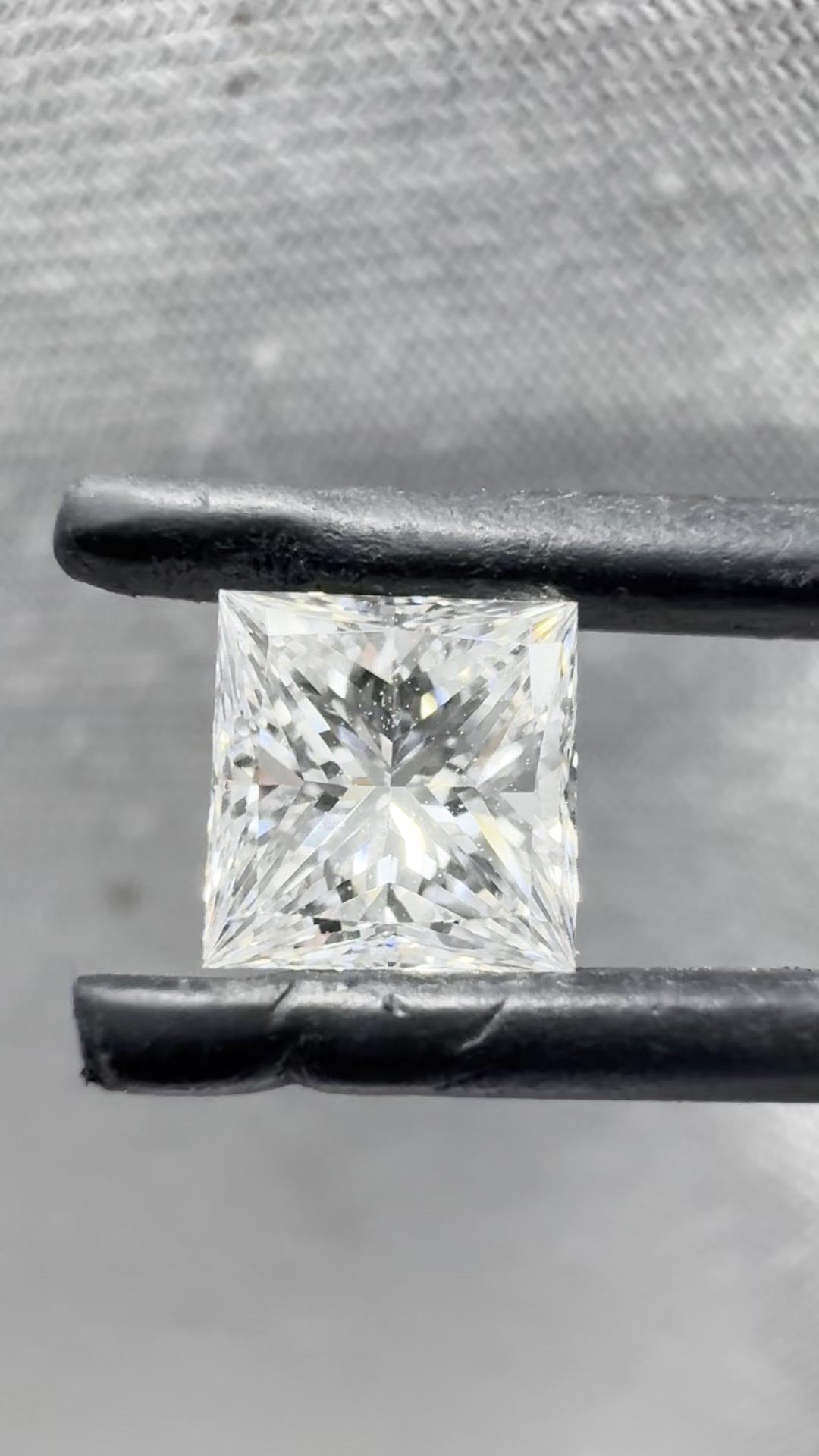 Diamond Natural 1Ct E-VVS1 Princess - GIA1242082889 1
